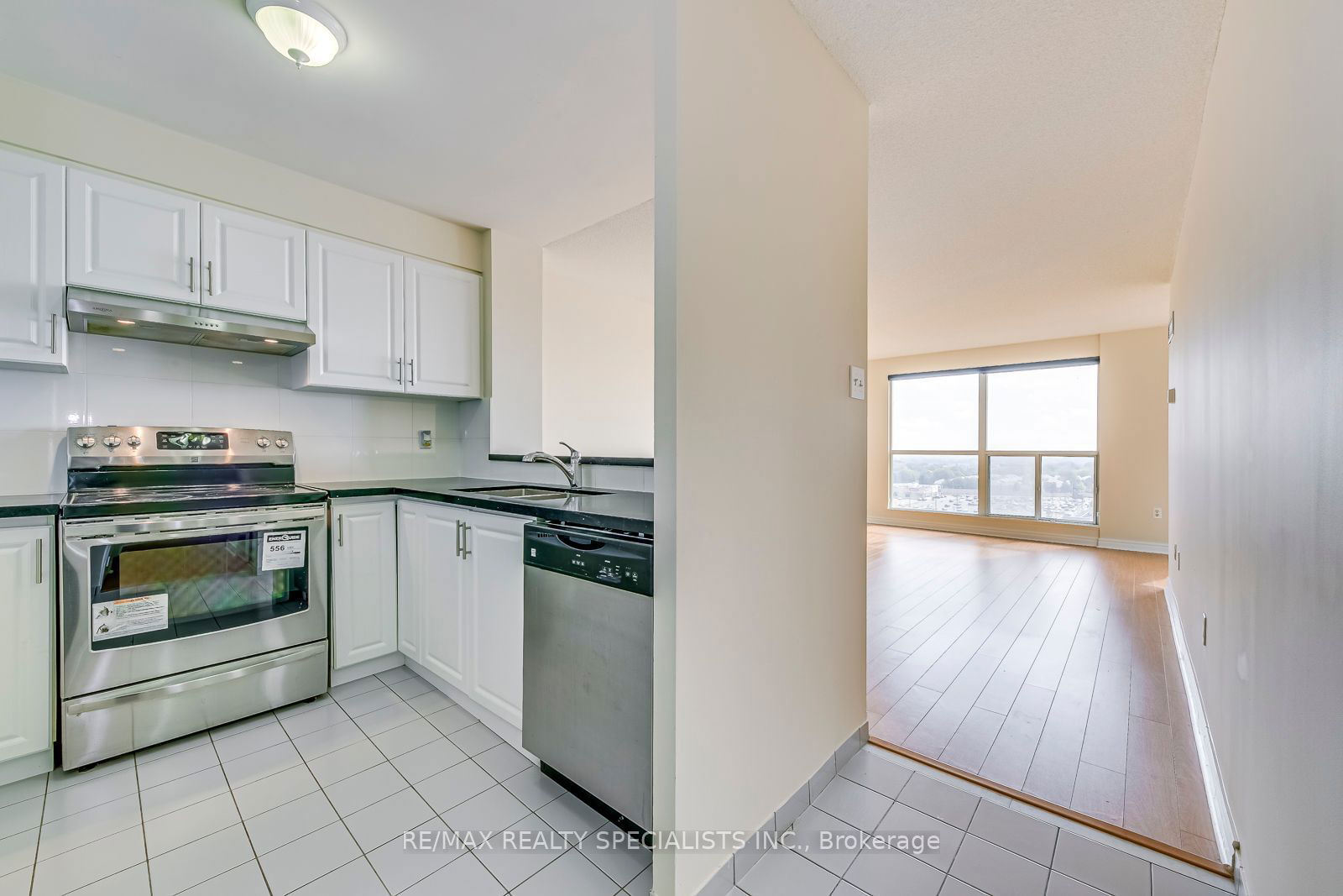 2177 Burnhamthorpe Rd W, unit 1202 for rent