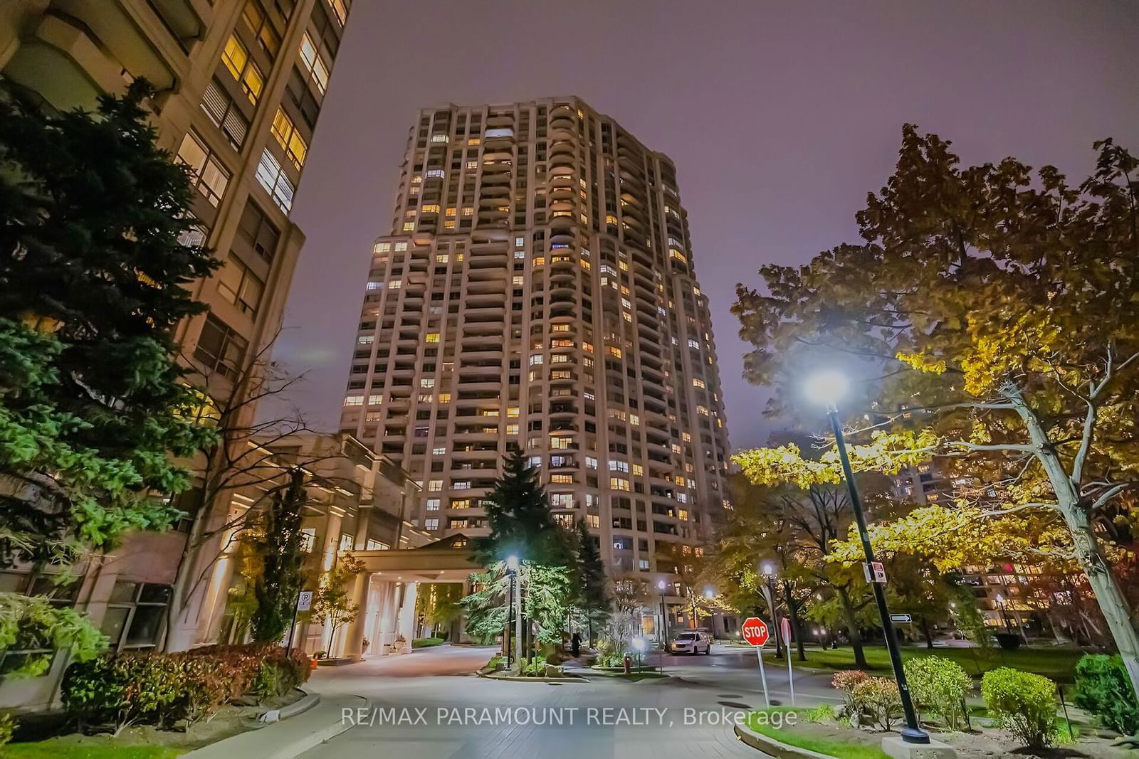 25 Kingsbridge Garden Circ, unit # 2127 for rent