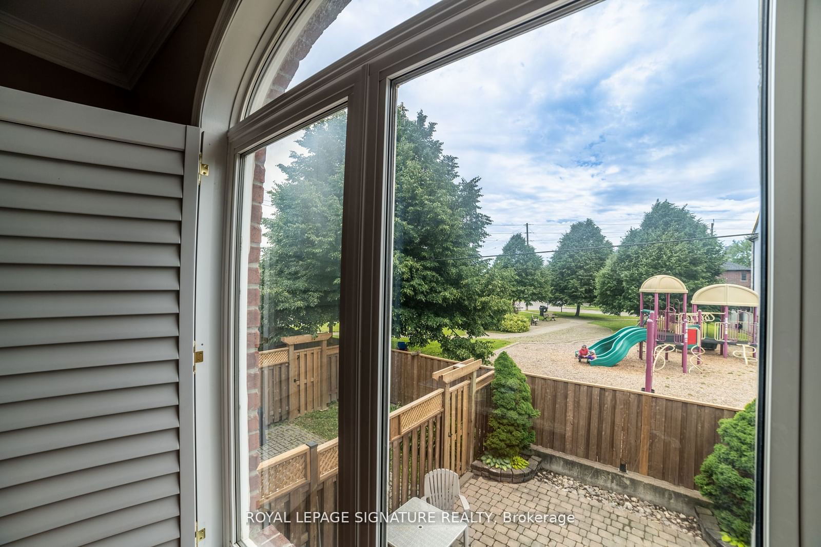 Oxford Court Townhouses, Etobicoke, Toronto