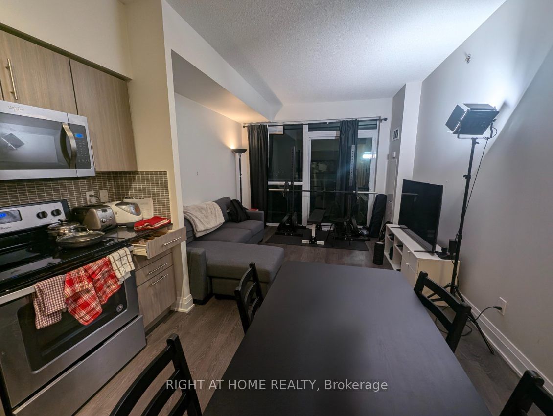 55 Speers Rd, unit 1408 for rent - image #2