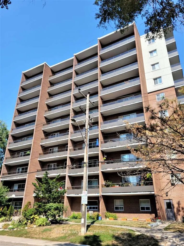 15 Elizabeth St, unit 605 for sale