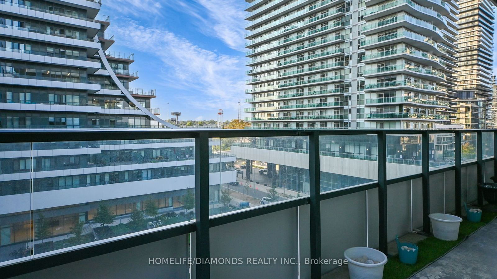 20 SHOREBREEZE Dr, unit 502 for rent