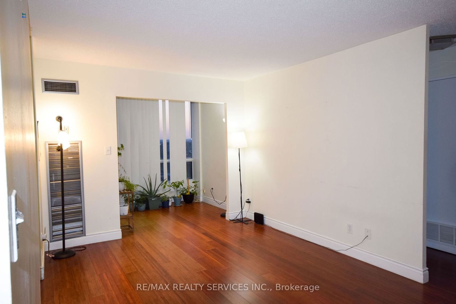 155 Hillcrest Ave, unit 1811 for sale