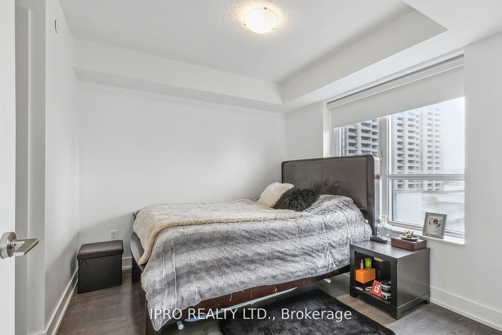 7 Mabelle Ave, unit 304 for rent