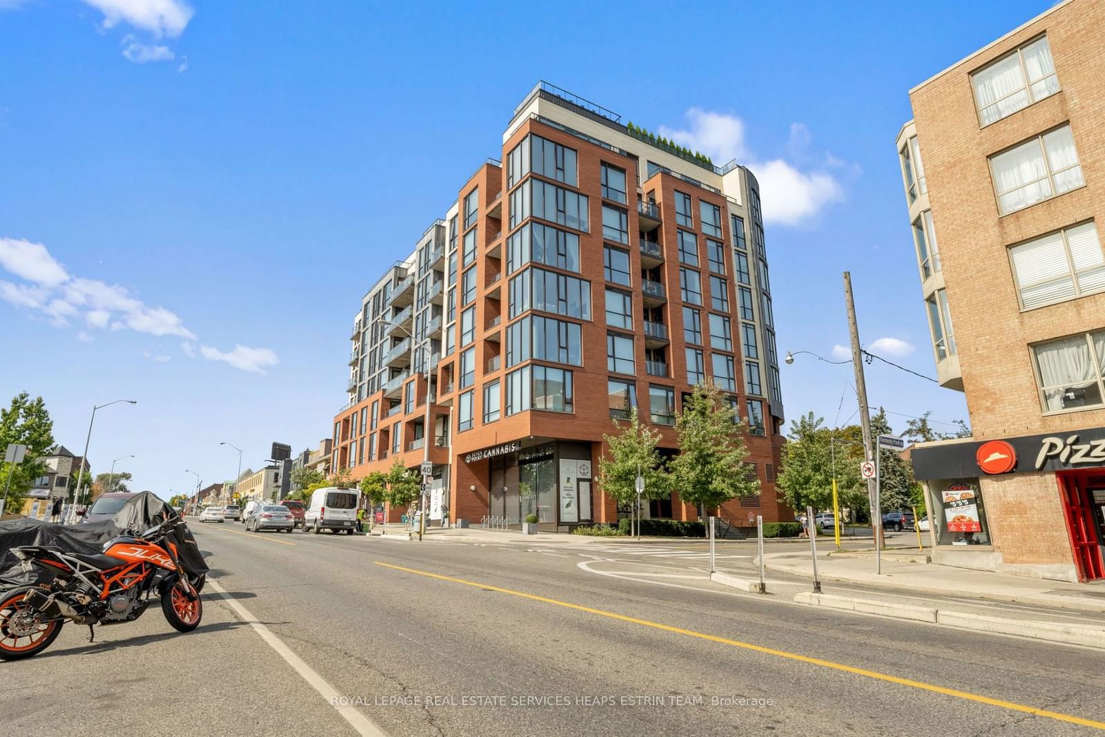 2118 Bloor St W, unit 605 for sale