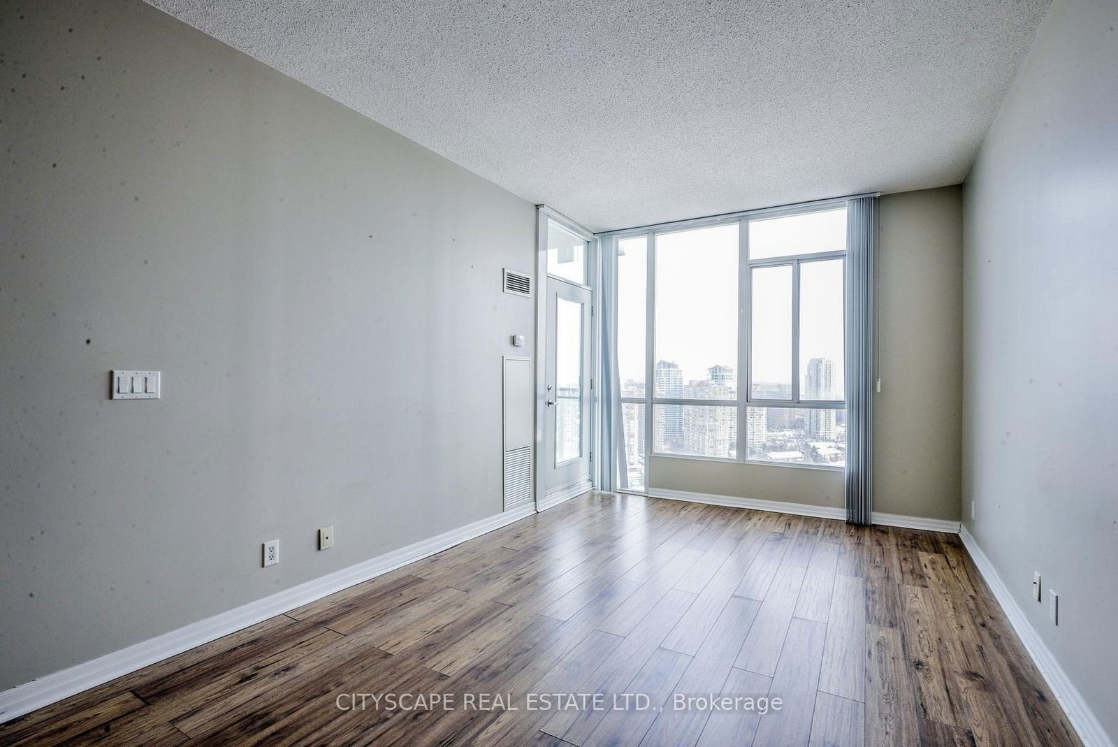 220 Burnhamthorpe Rd, unit 2303 for rent