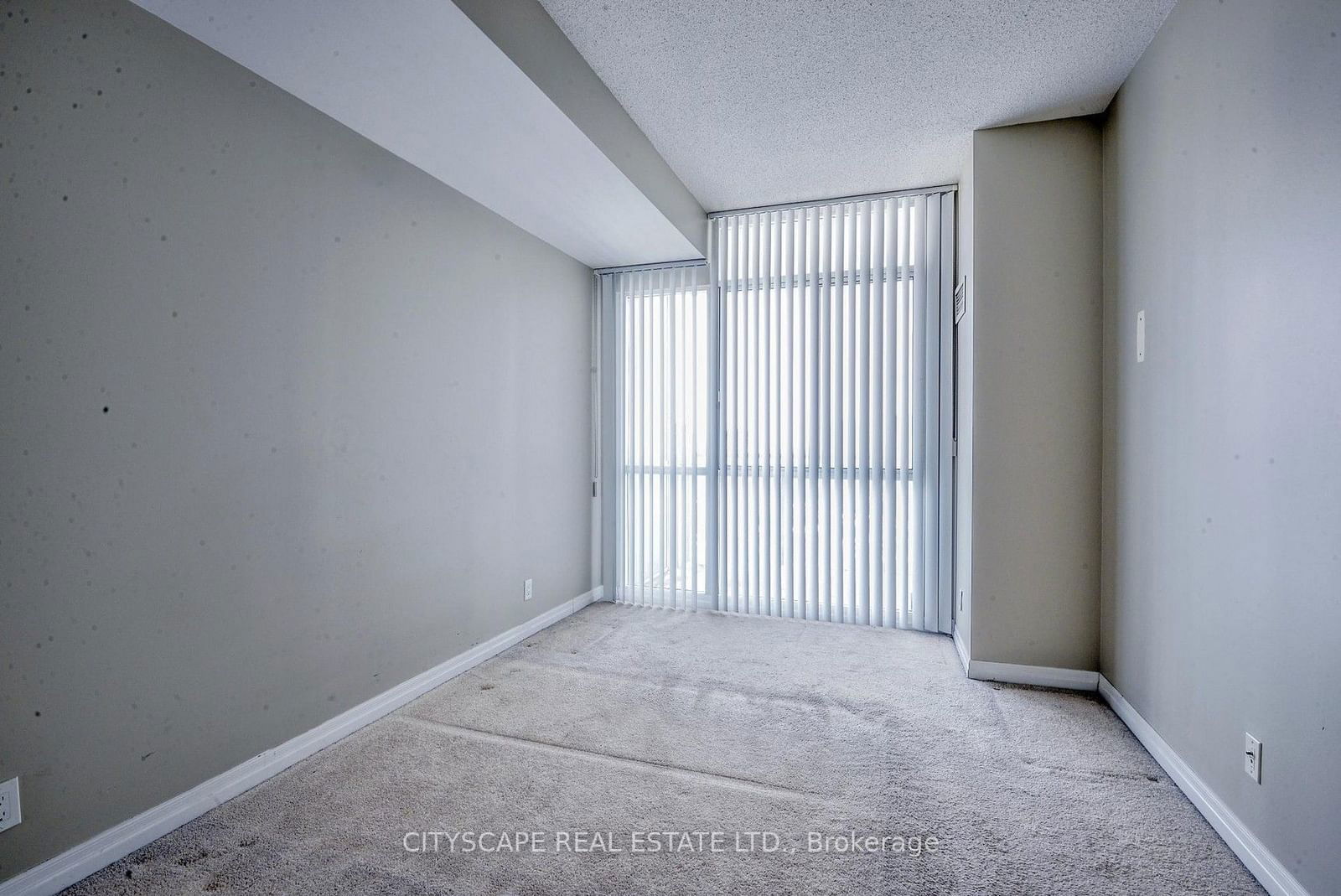 220 Burnhamthorpe Rd, unit 2303 for rent