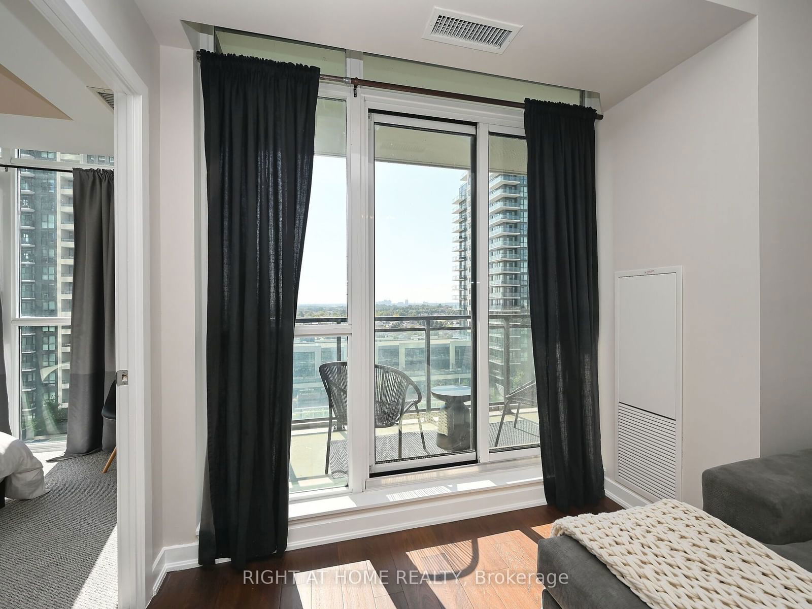 4070 Confederation Pkwy, unit 1005 for sale