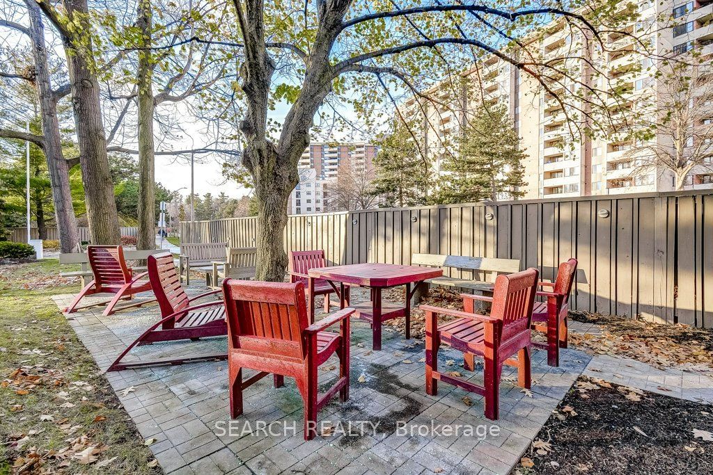 1240 Marlborough Crt, unit 310 for sale