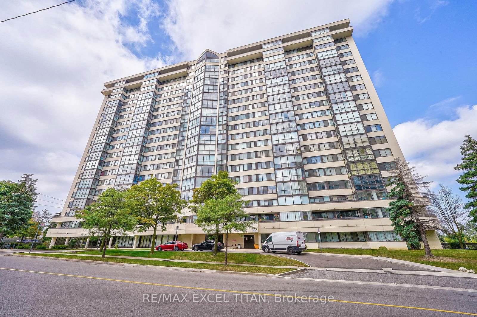 10 Markbrook Lane, unit 1812 for sale