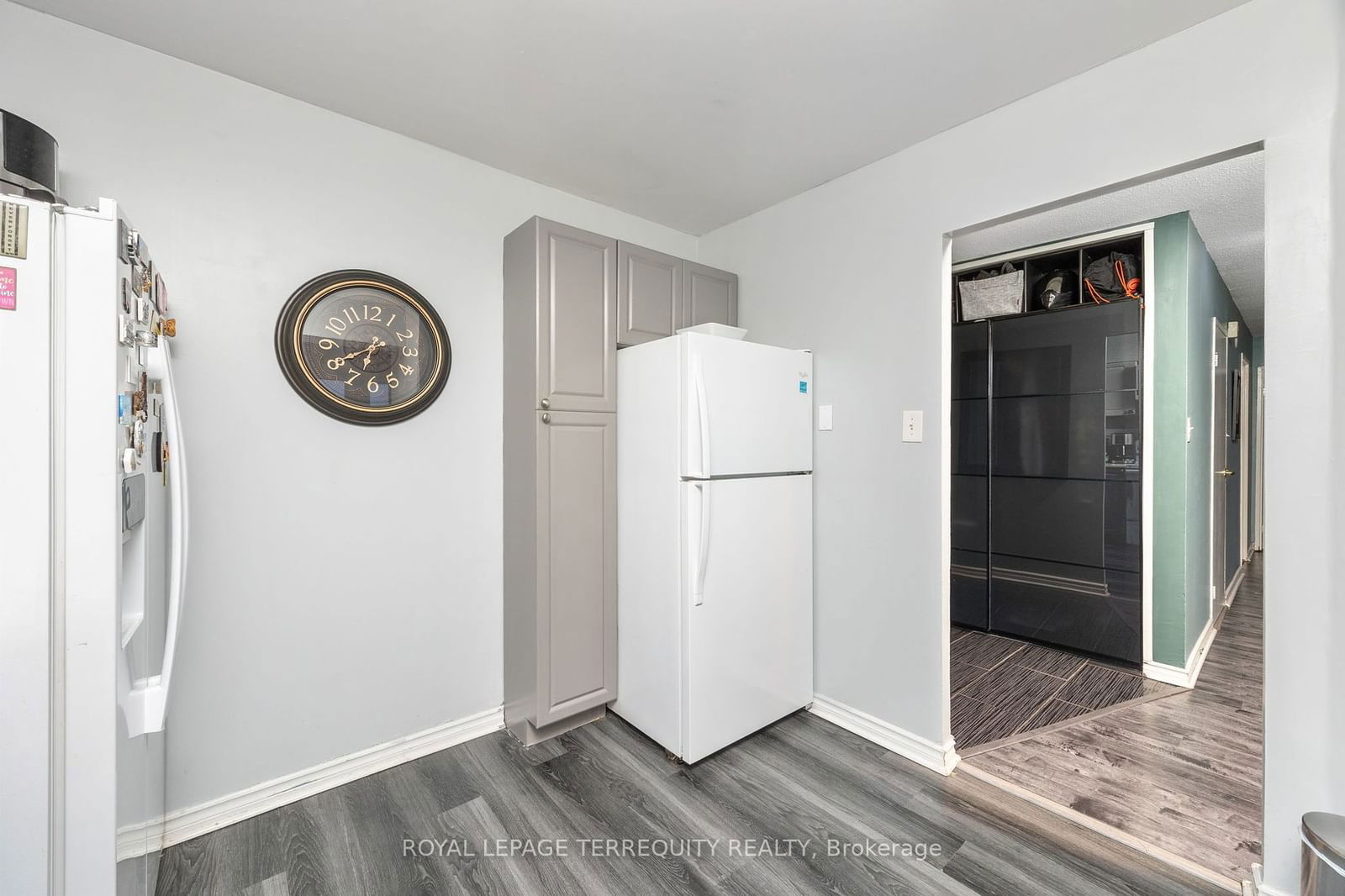 234 Albion Rd, unit 1404 for sale