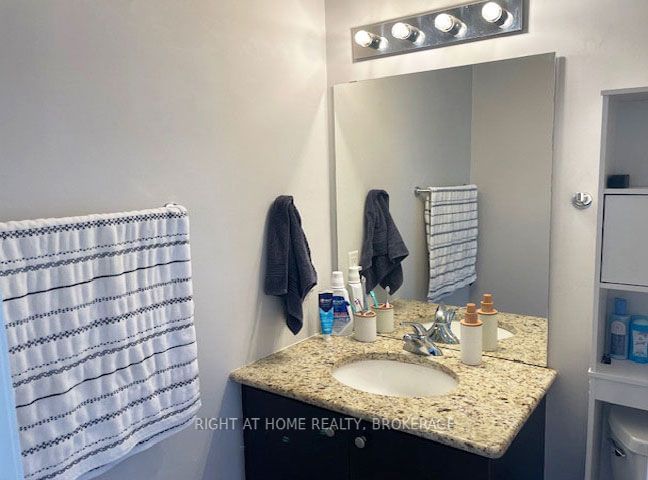 5327 Upper Middle Rd, unit 405 for rent