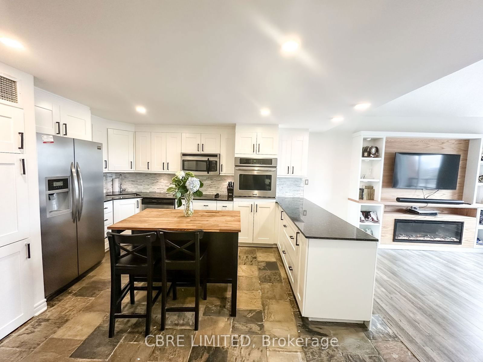 100 Bronte Rd, unit 402 for sale