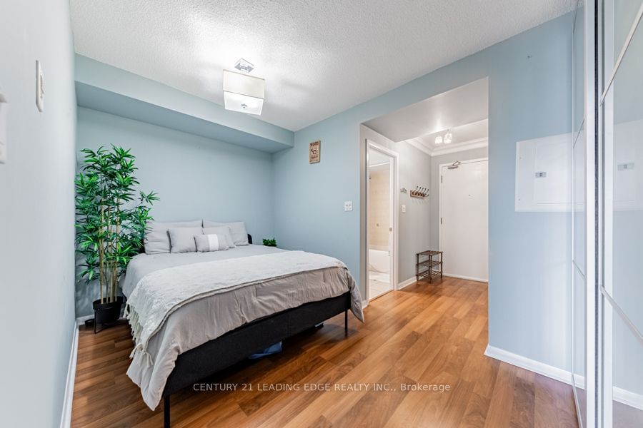 2464 Weston Rd, unit 305 for sale