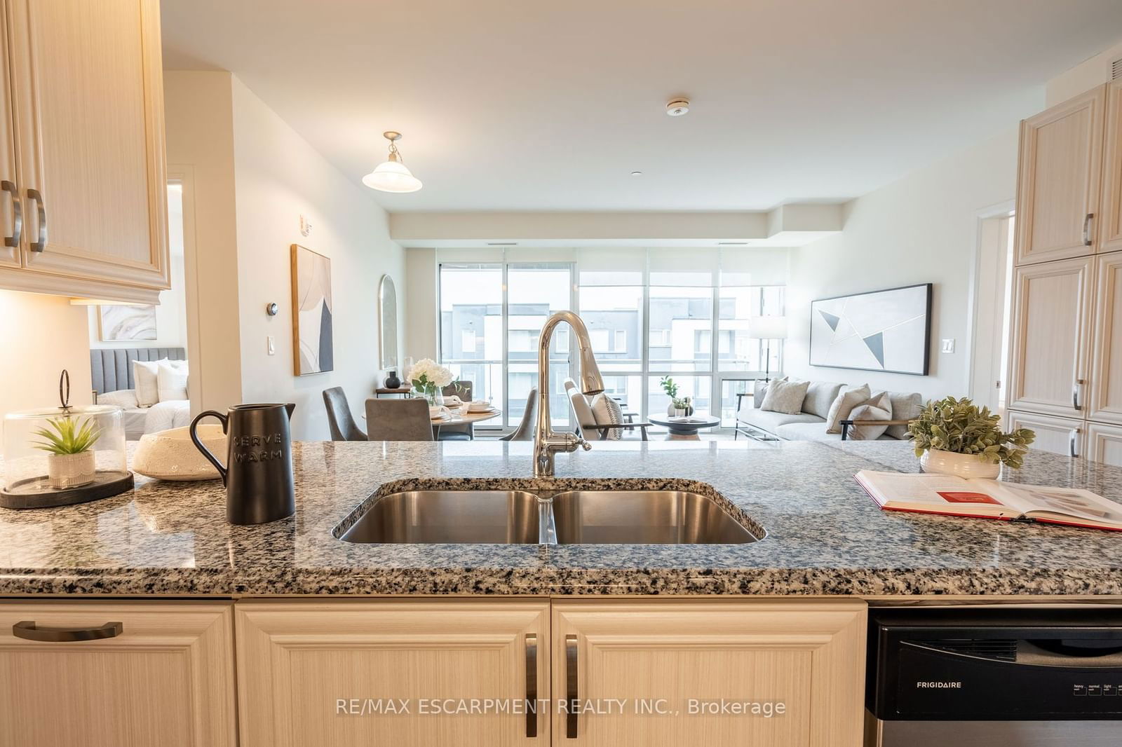 3028 Creekshore Common, unit 301 for sale