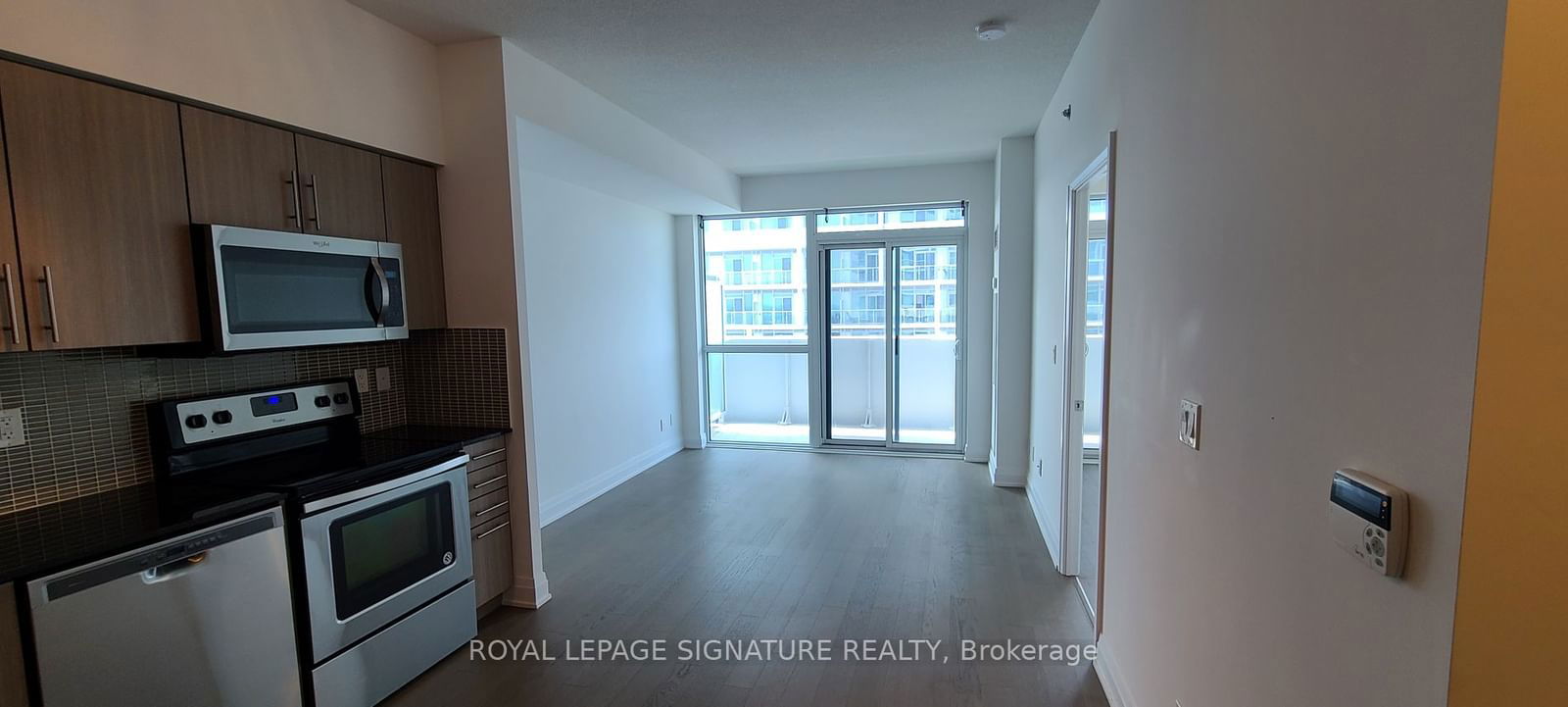 55 Speers Rd, unit 1213 for rent - image #2