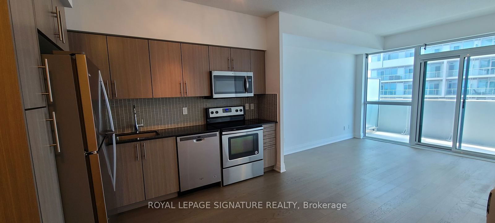 55 Speers Rd, unit 1213 for rent - image #3