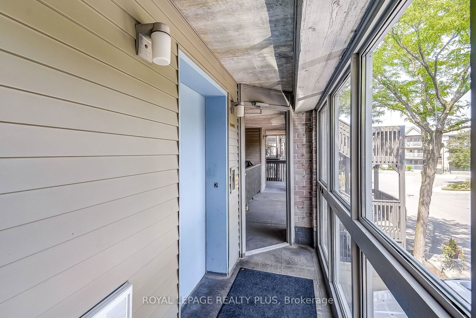 2030 Cleaver Ave, unit 201 for sale