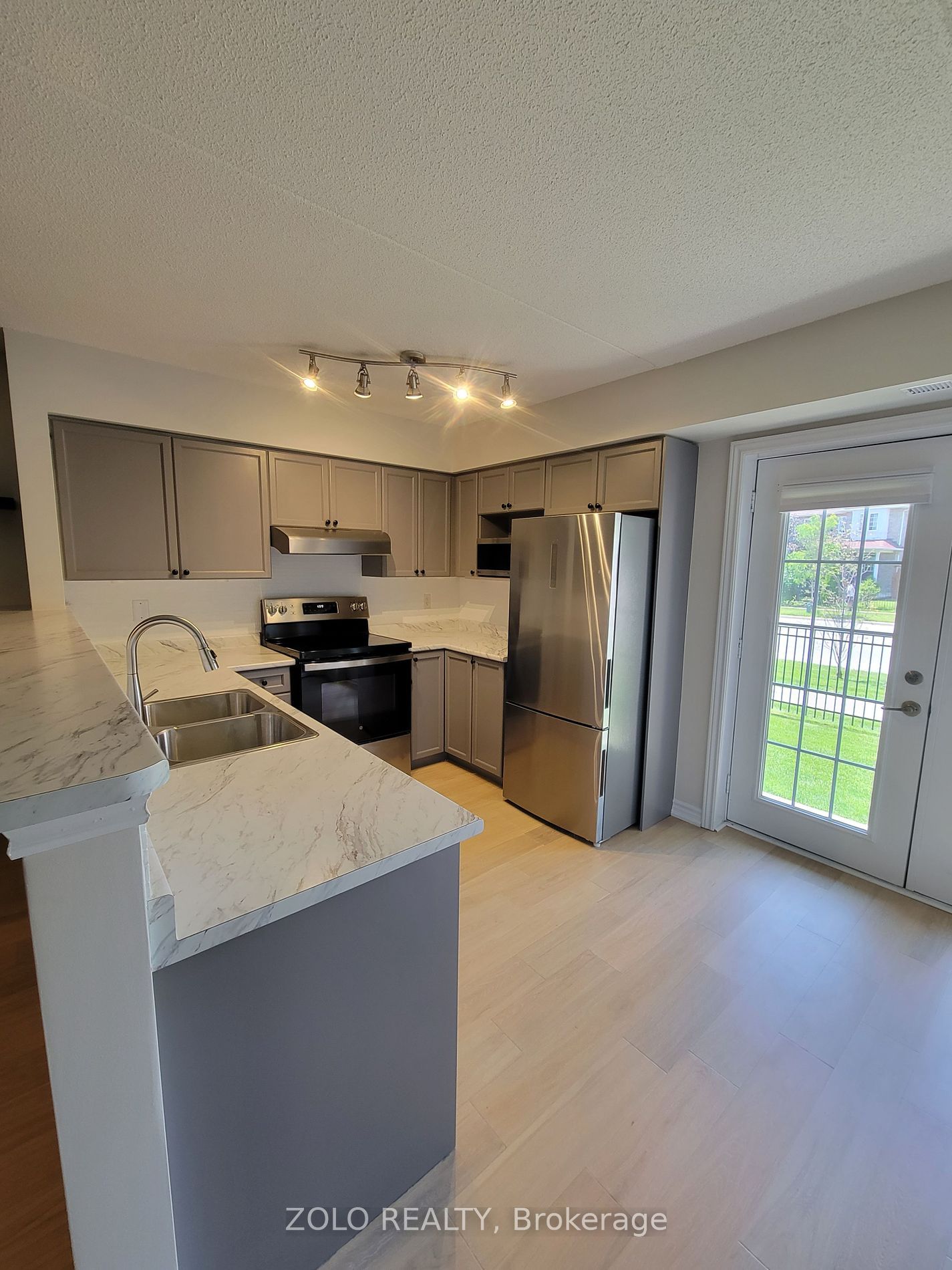 1487 Maple Ave, unit 101 for sale