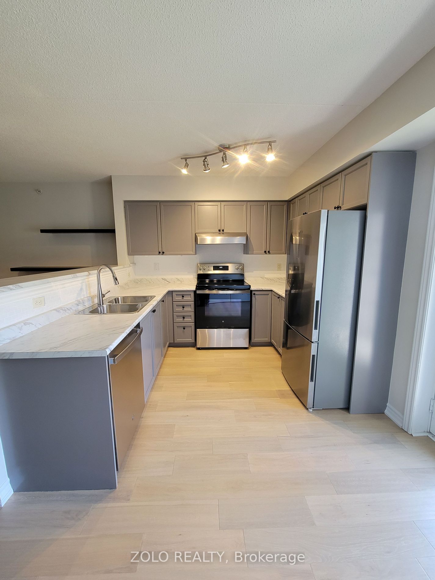 1487 Maple Ave, unit 101 for sale