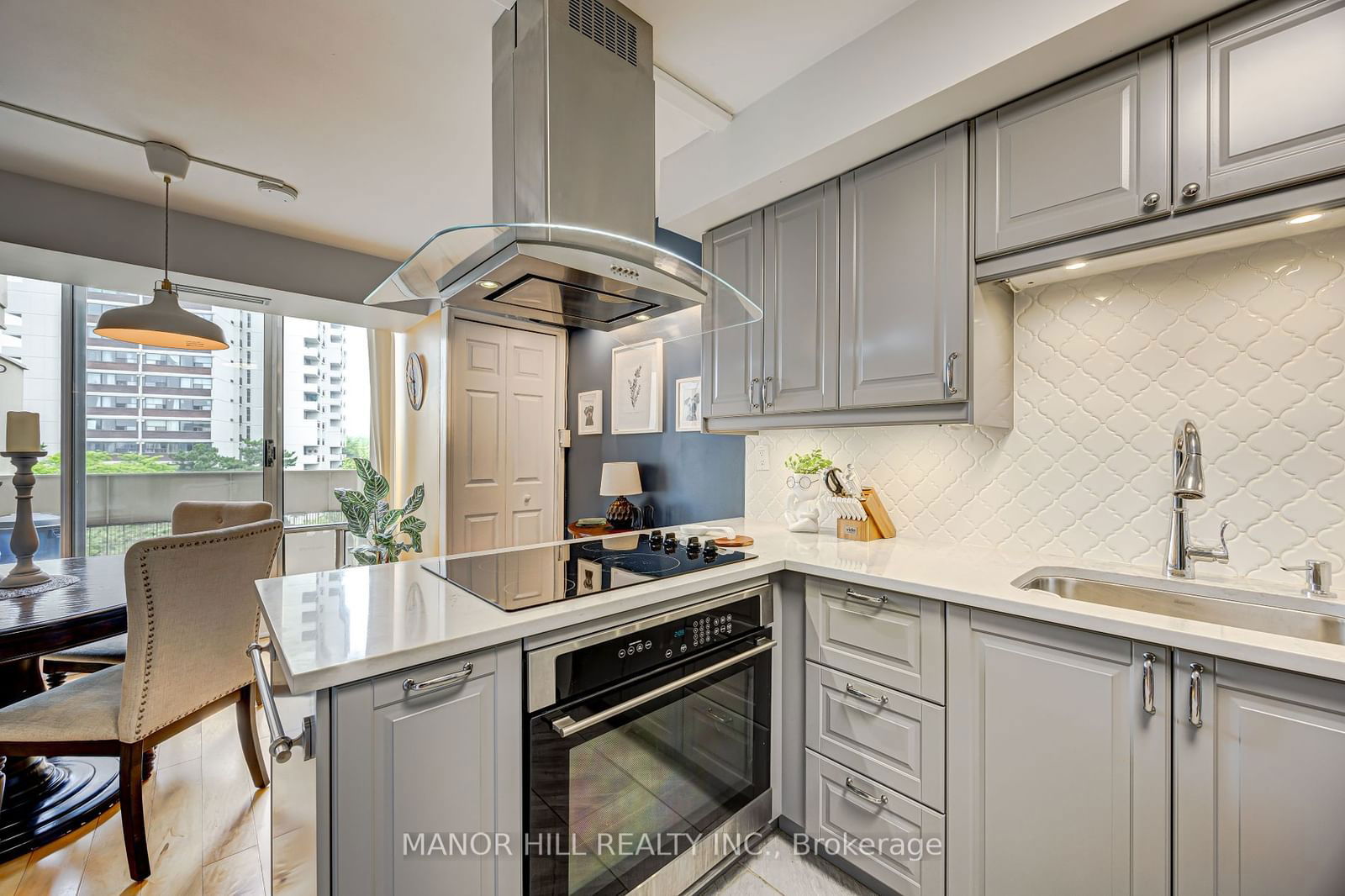 1300 Marlborough Crt, unit 523 for sale