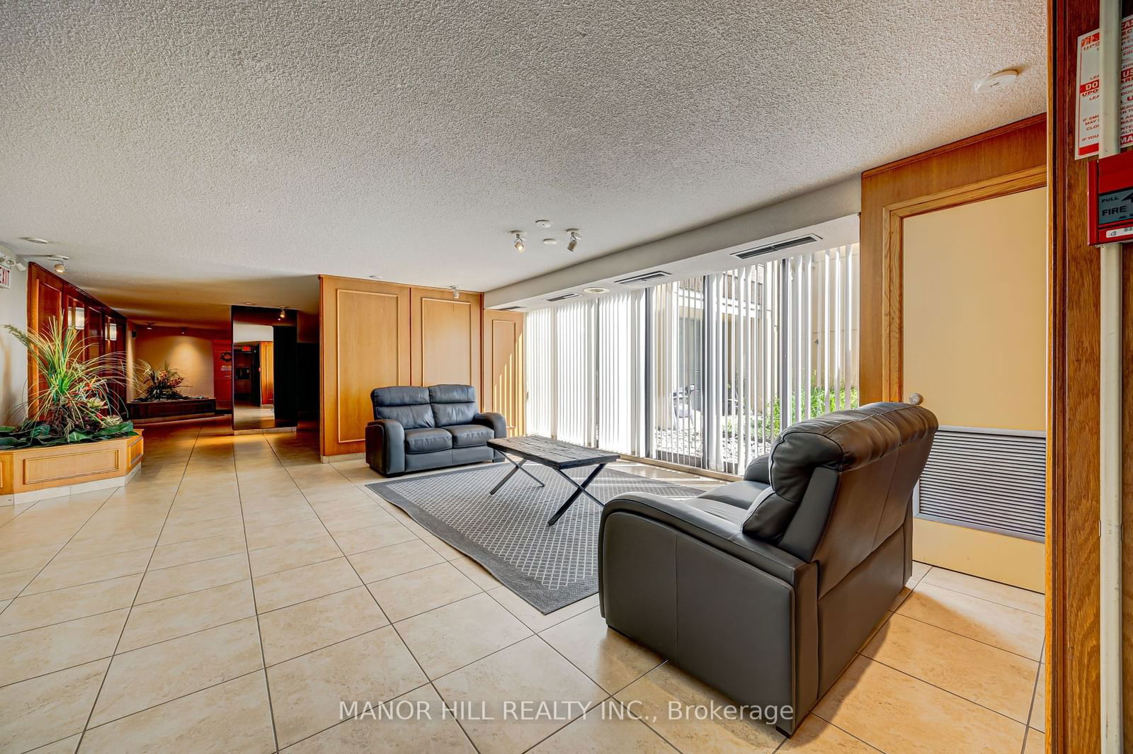 1300 Marlborough Crt, unit 523 for sale