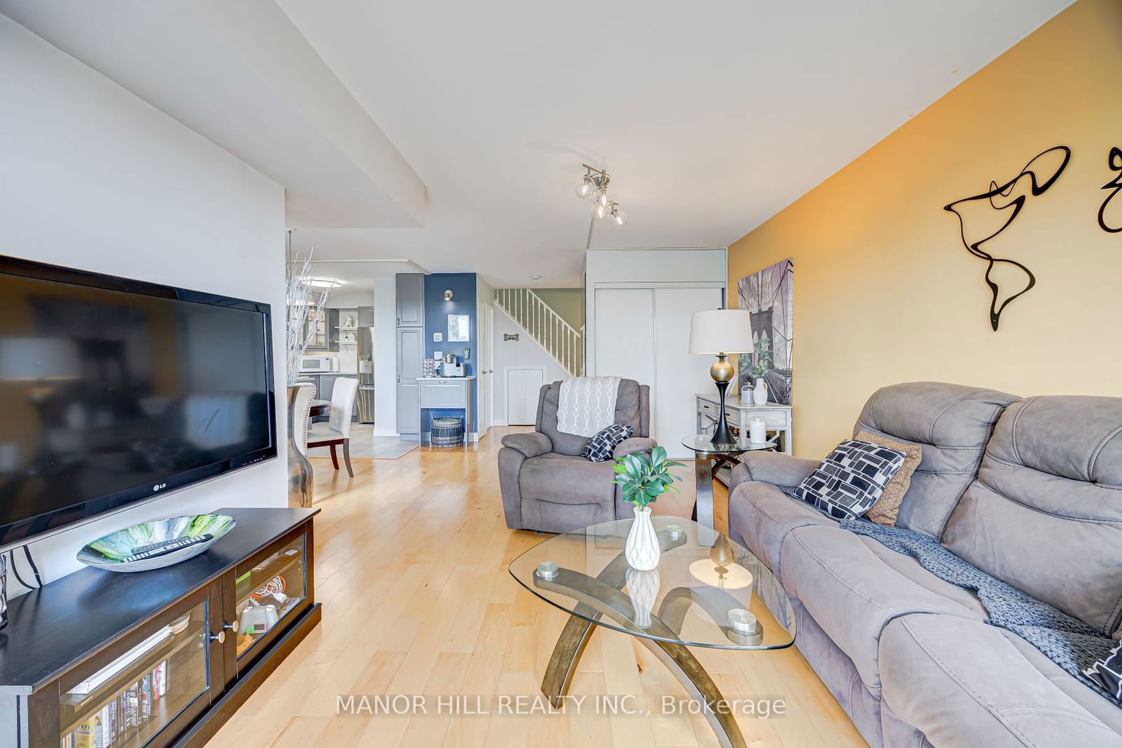 1300 Marlborough Crt, unit 523 for sale