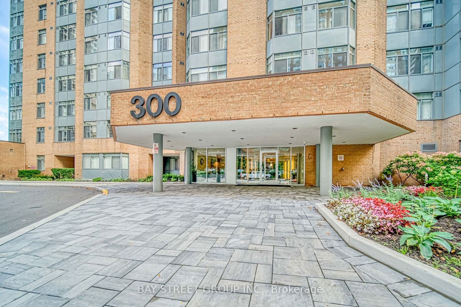 300 Webb Dr, unit 902 for sale