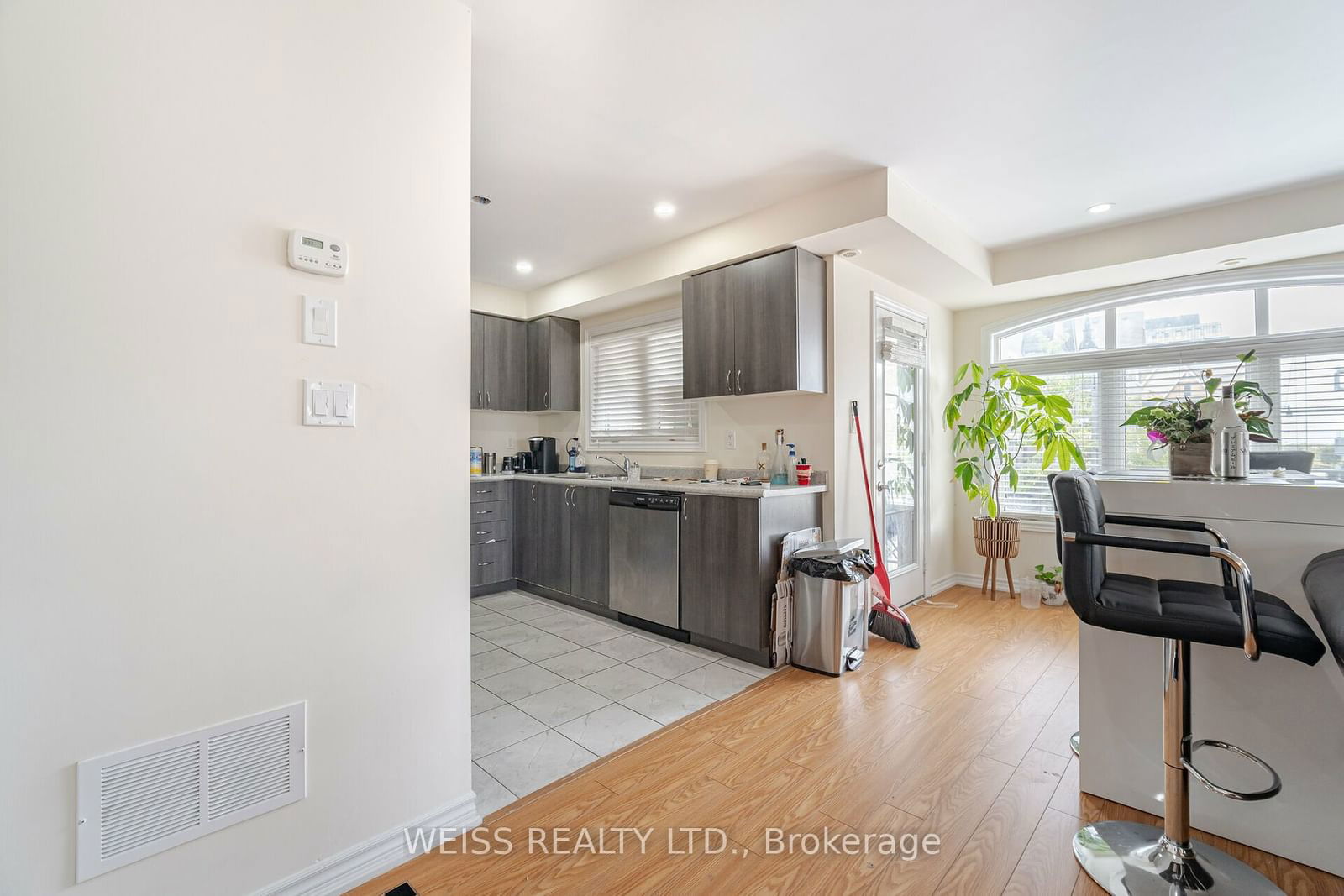 200 Veterans Dr, unit 103 for sale