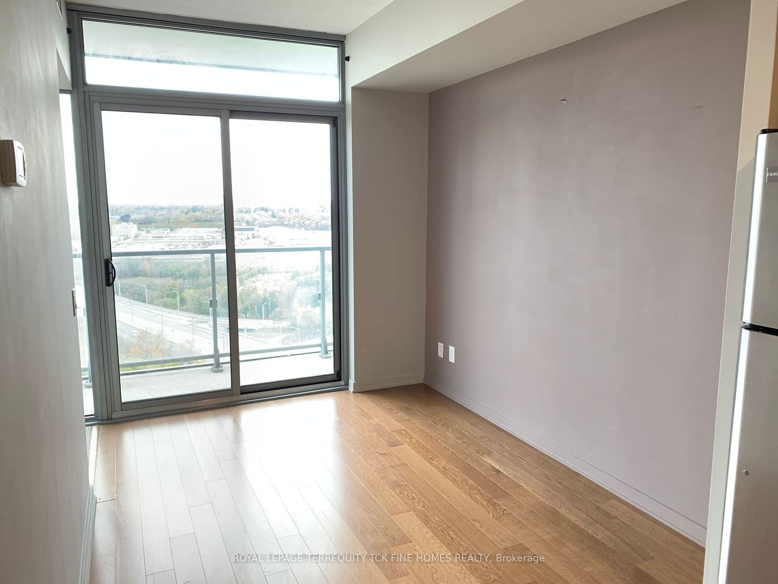 105 The Queensway Ave, unit 1609 for rent