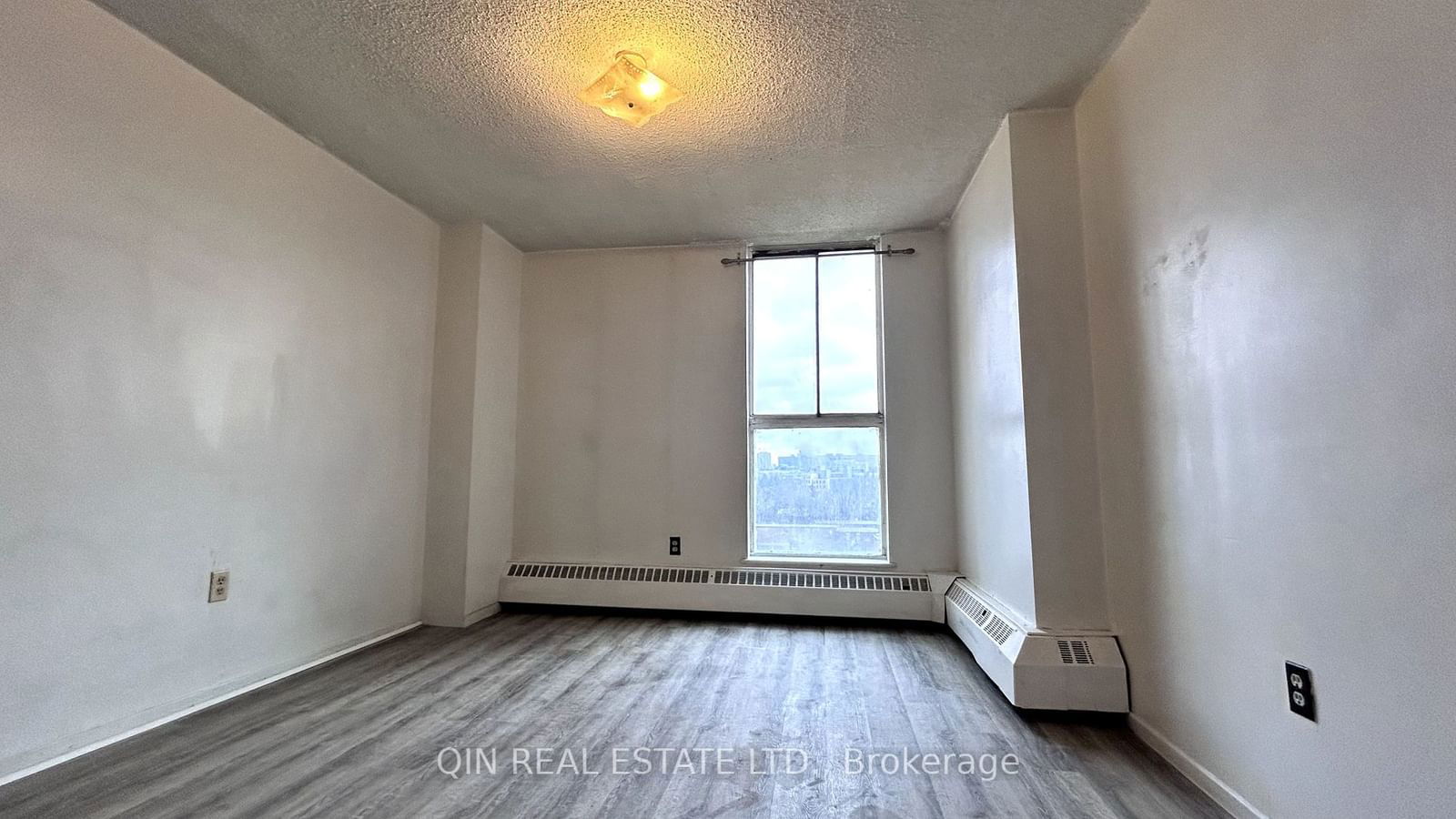 4645 Jane St, unit 818 for sale