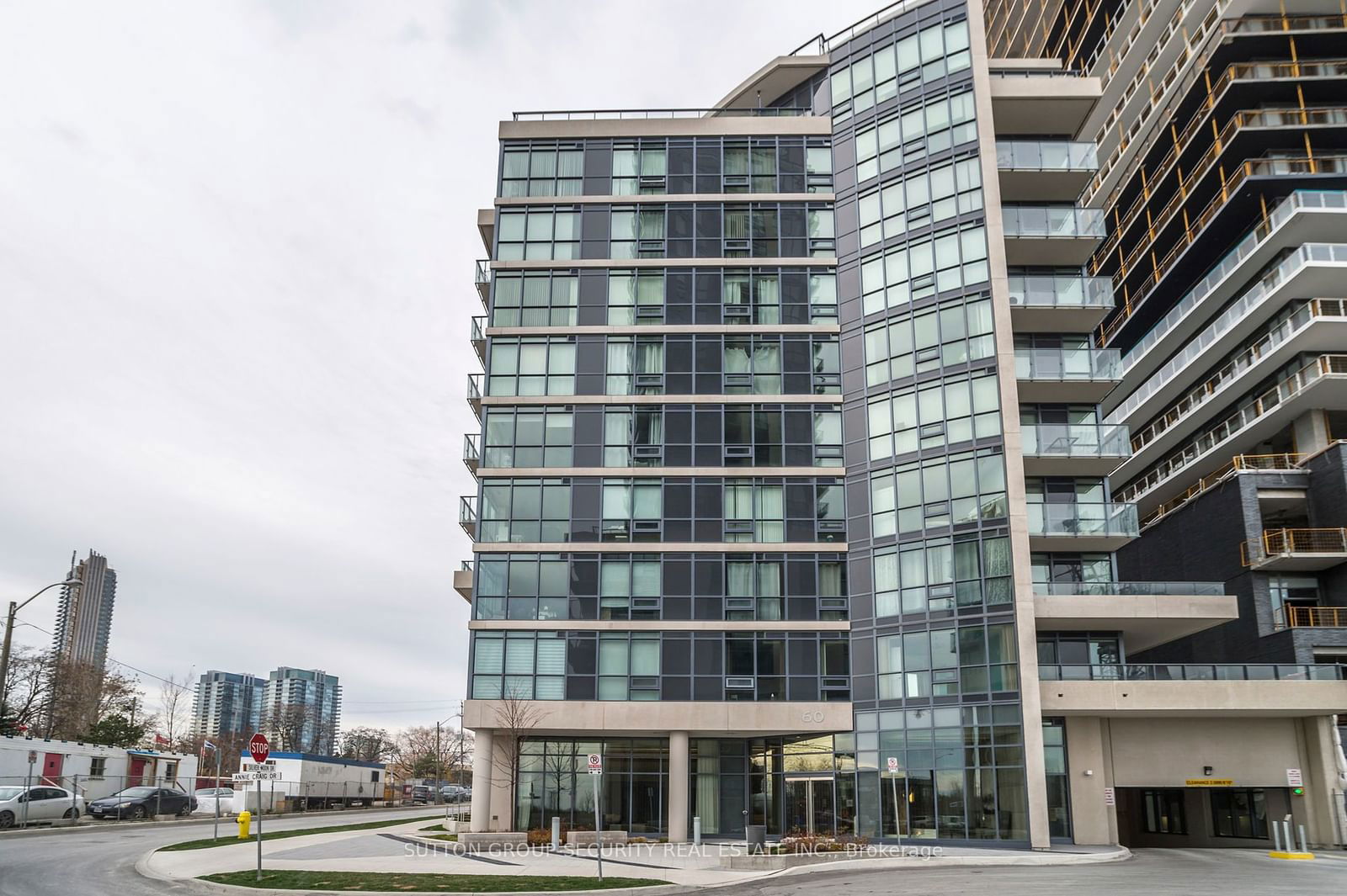 60 Annie Craig Dr, unit 913 for rent