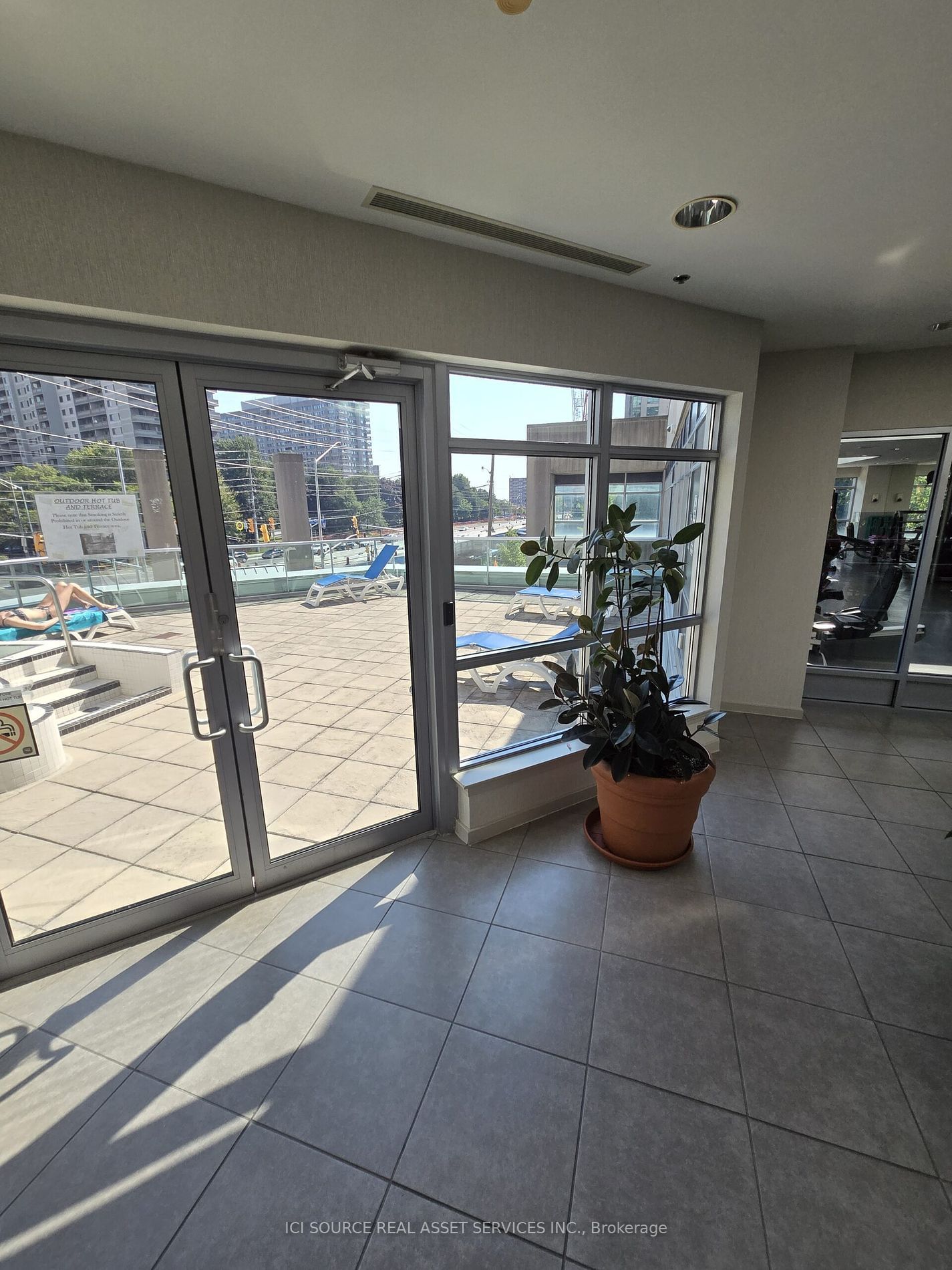 33 Elm Dr W, unit 306 for rent