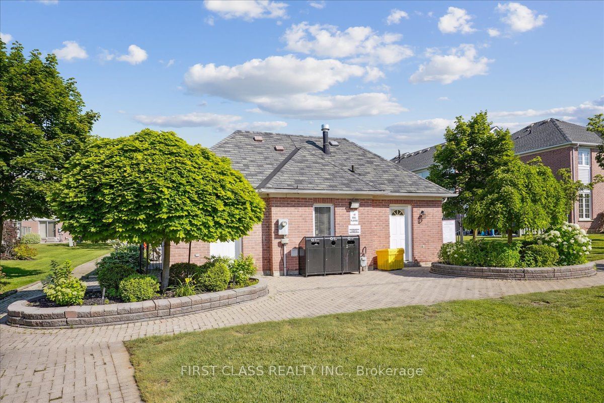 First Place Townhomes, Mississauga, Toronto