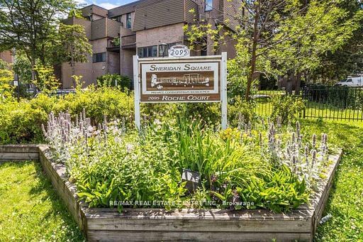 Sheridan Square Townhomes, Mississauga, Toronto