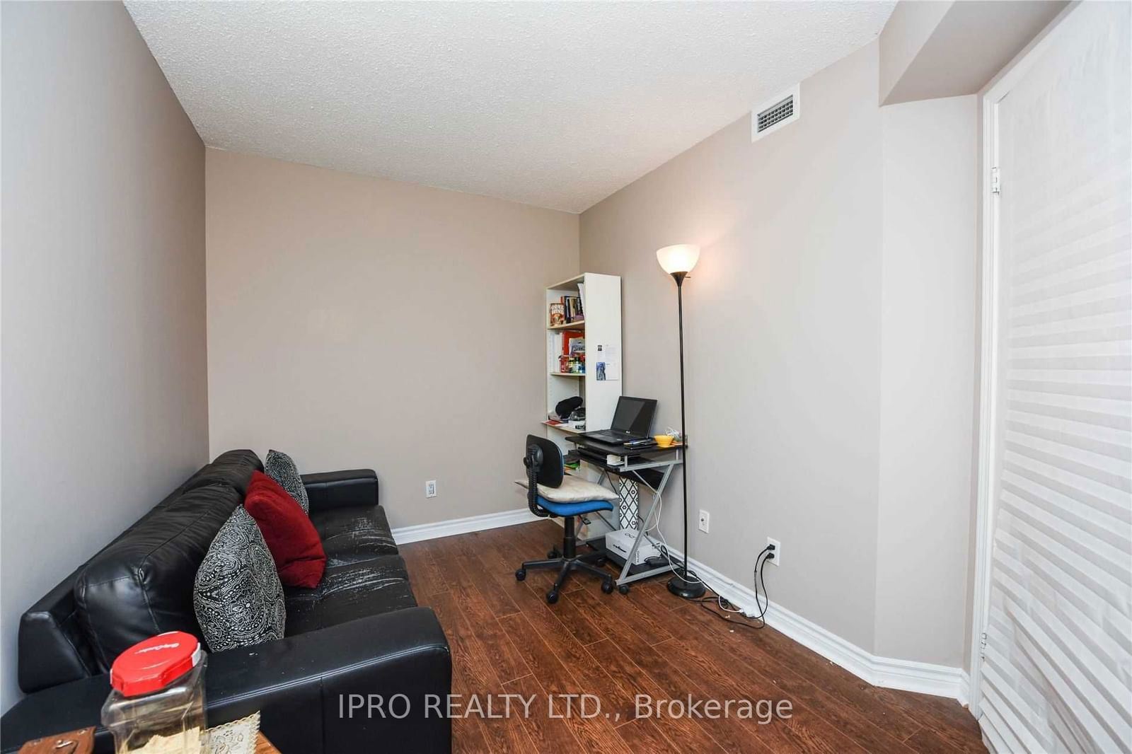 35 Kingsbridge Garden Circ, unit 1406 for rent