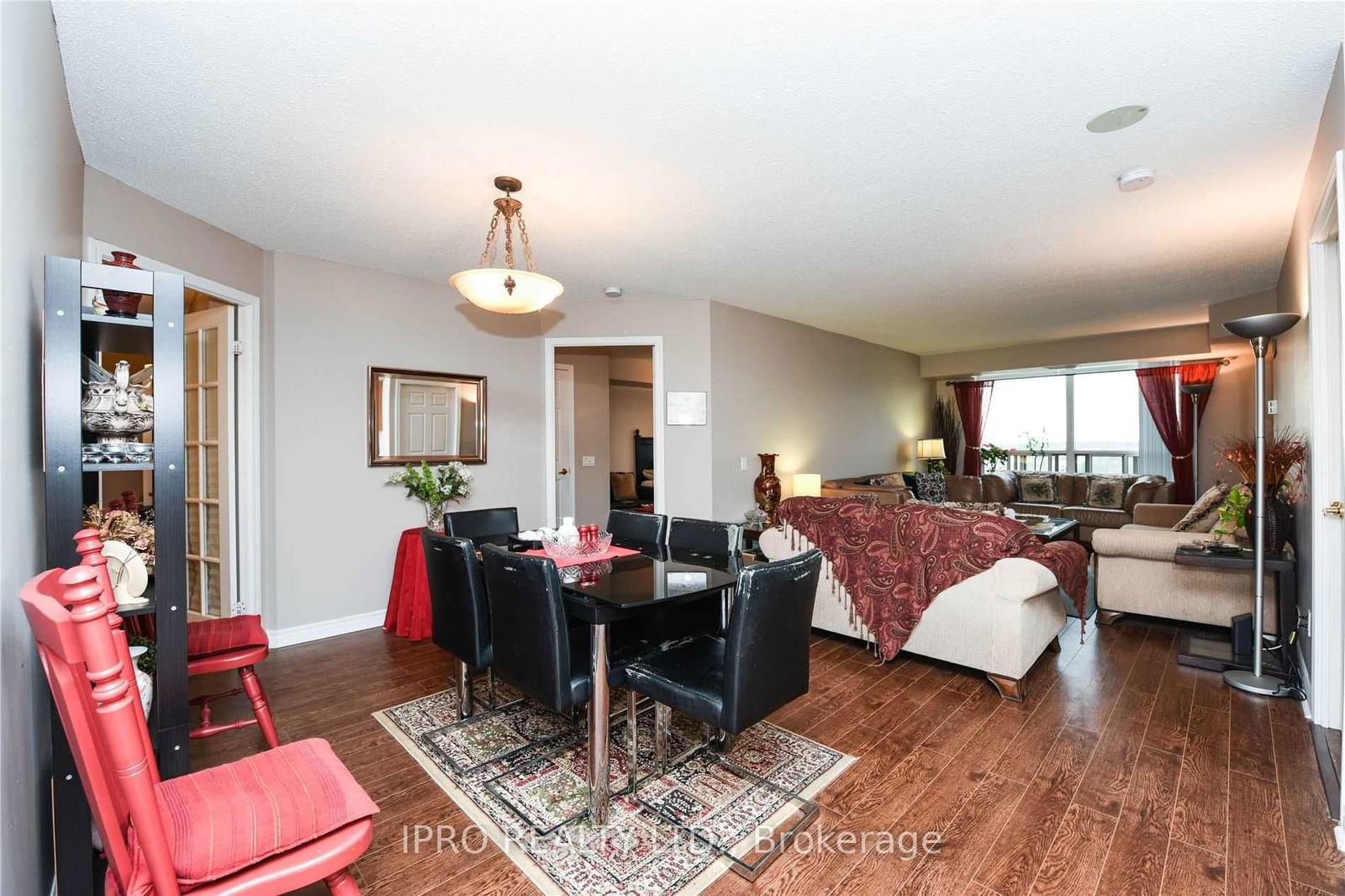 35 Kingsbridge Garden Circ, unit 1406 for rent