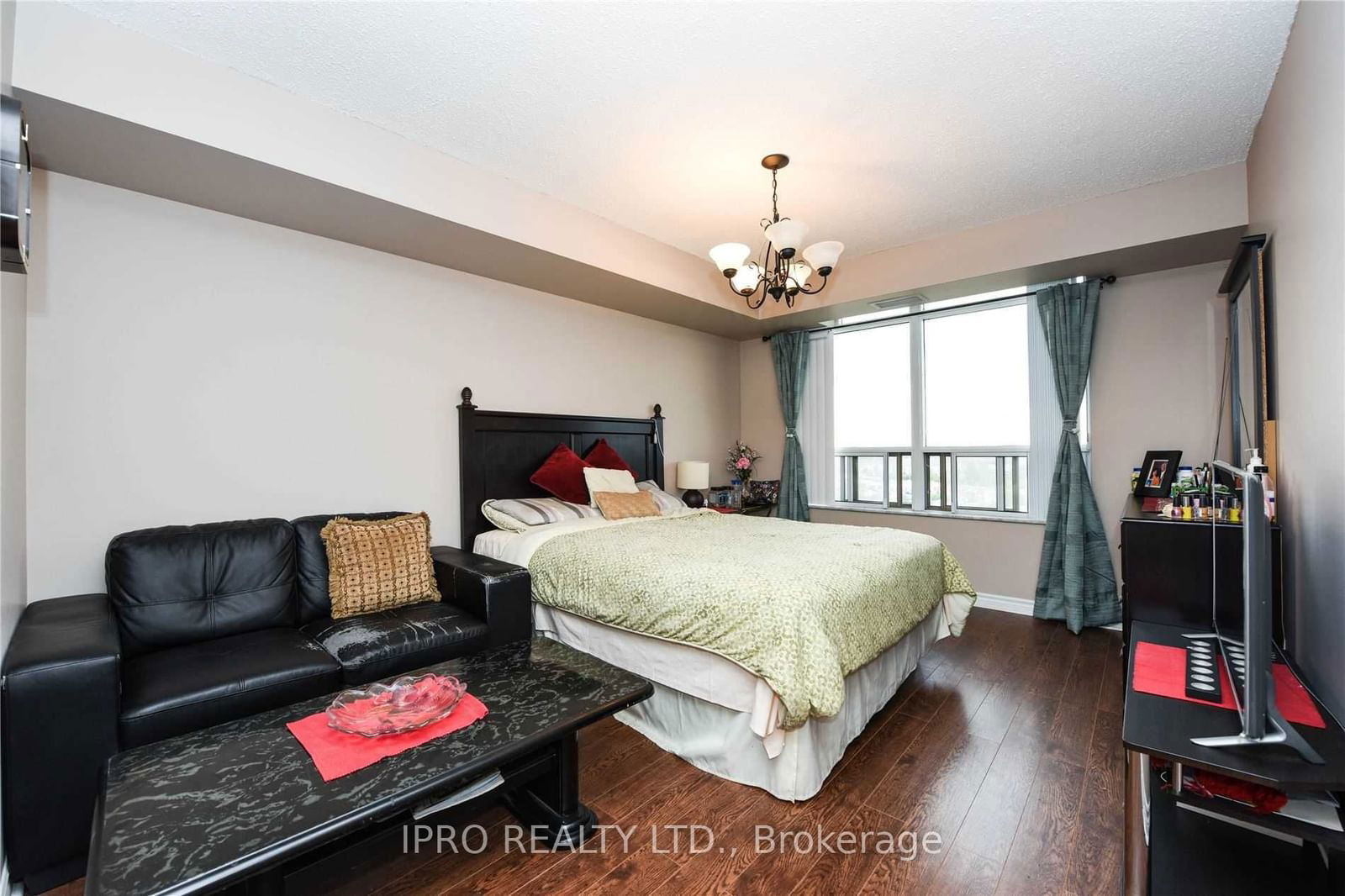 35 Kingsbridge Garden Circ, unit 1406 for rent