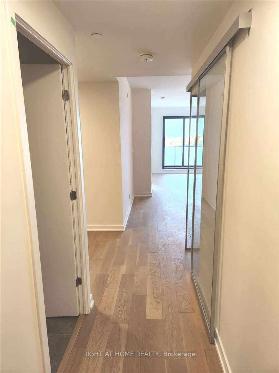 430 Roncesvalles Ave, unit 605 for rent