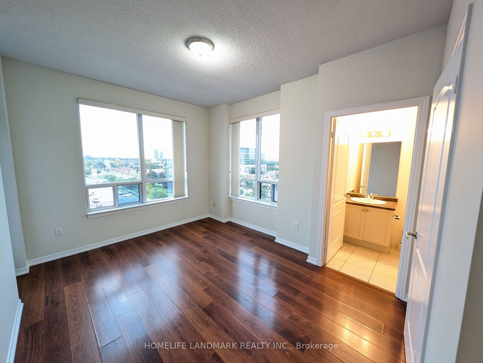 2772 Keele St, unit 807 for rent