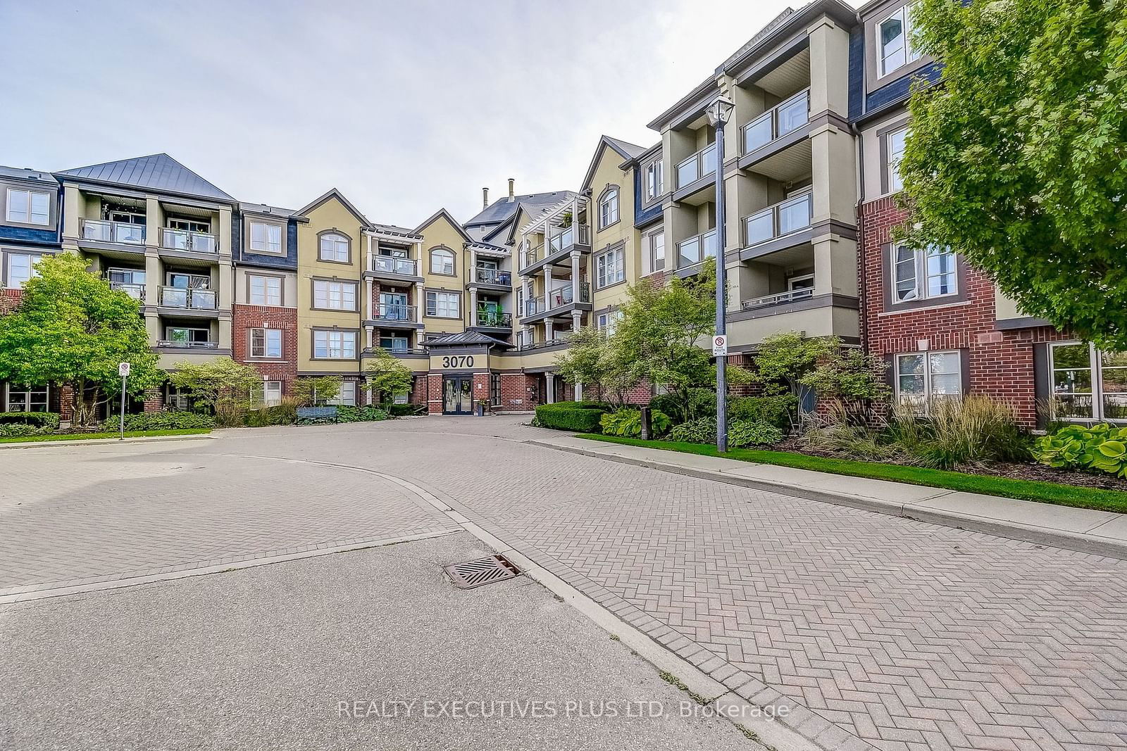 Alton Village Condos, Burlington, Toronto