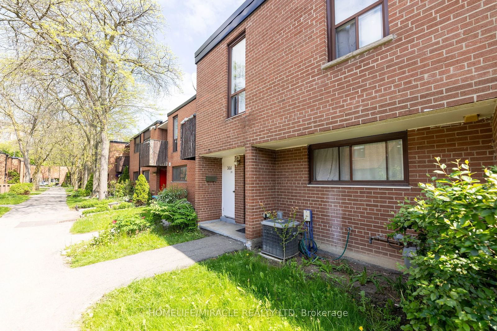 384 Driftwood Avenue Townhomes, North York, Toronto