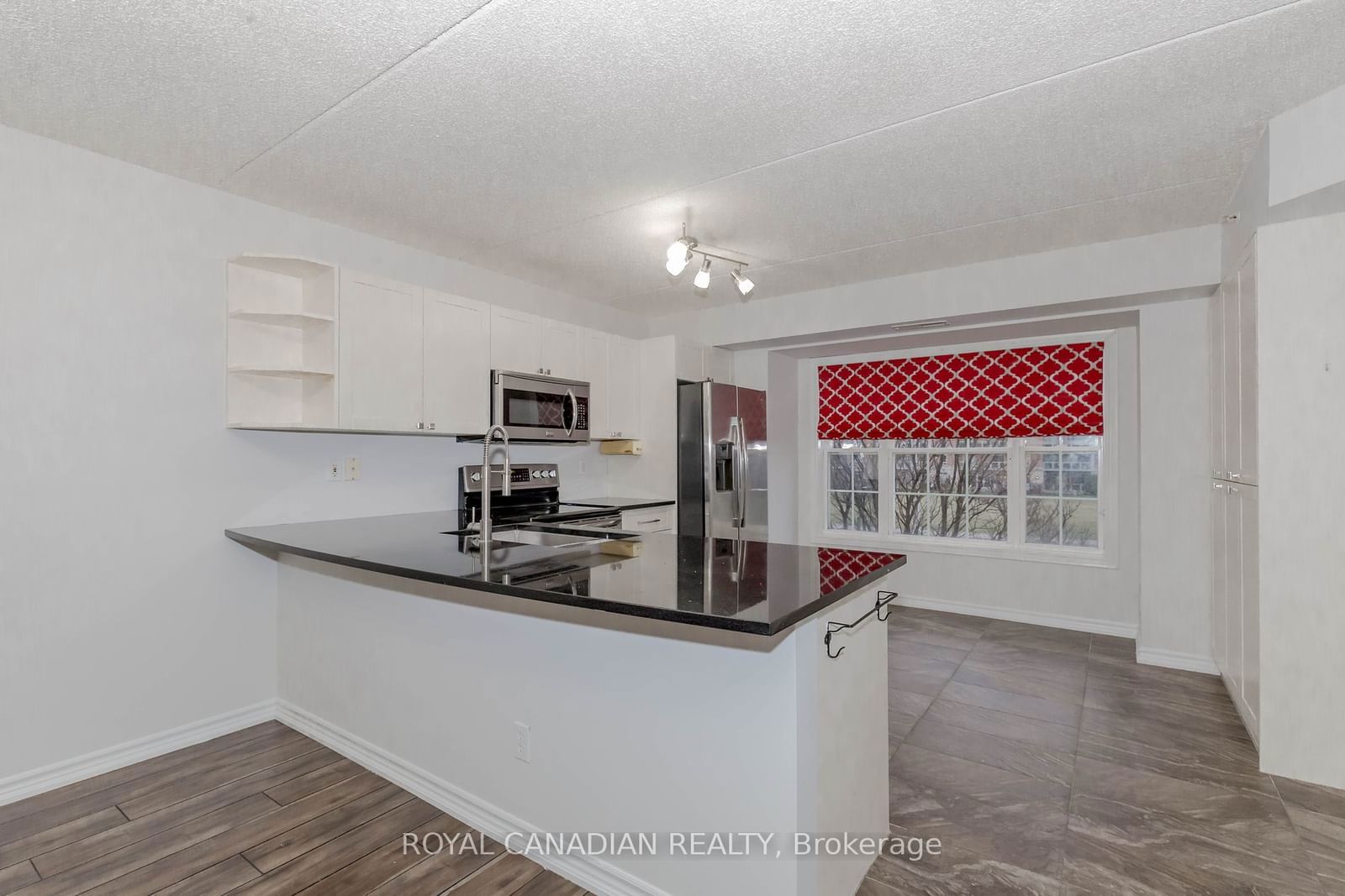 2055 Appleby Line, unit 211 for rent