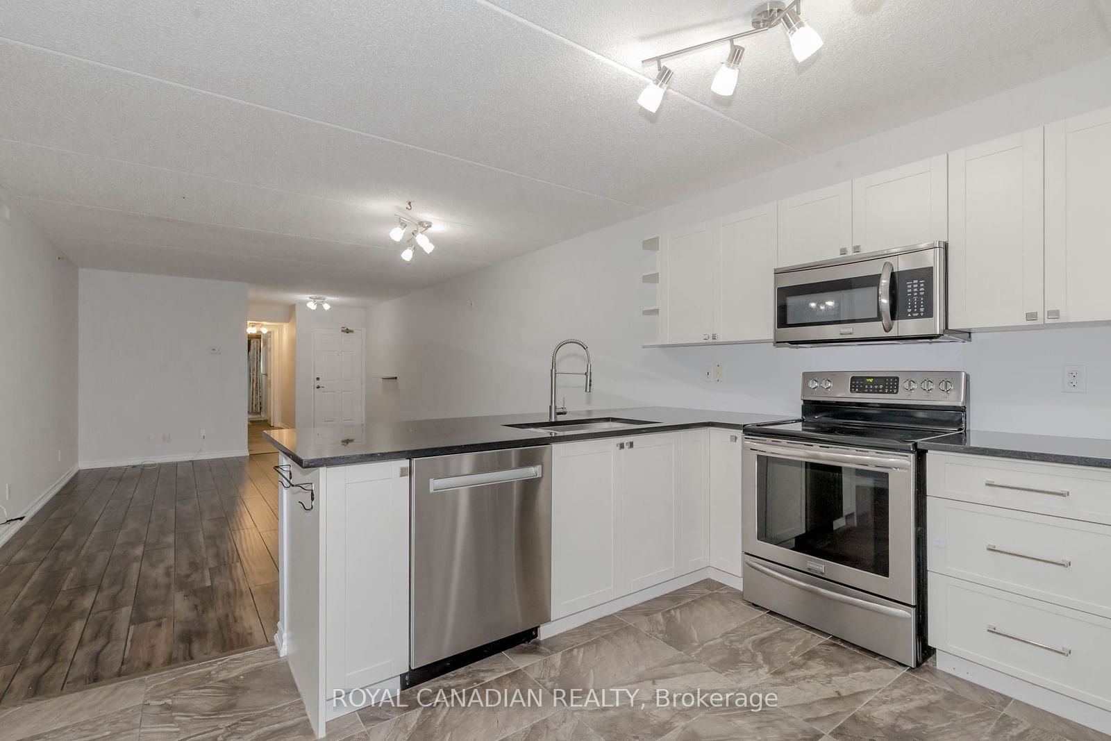 2055 Appleby Line, unit 211 for rent