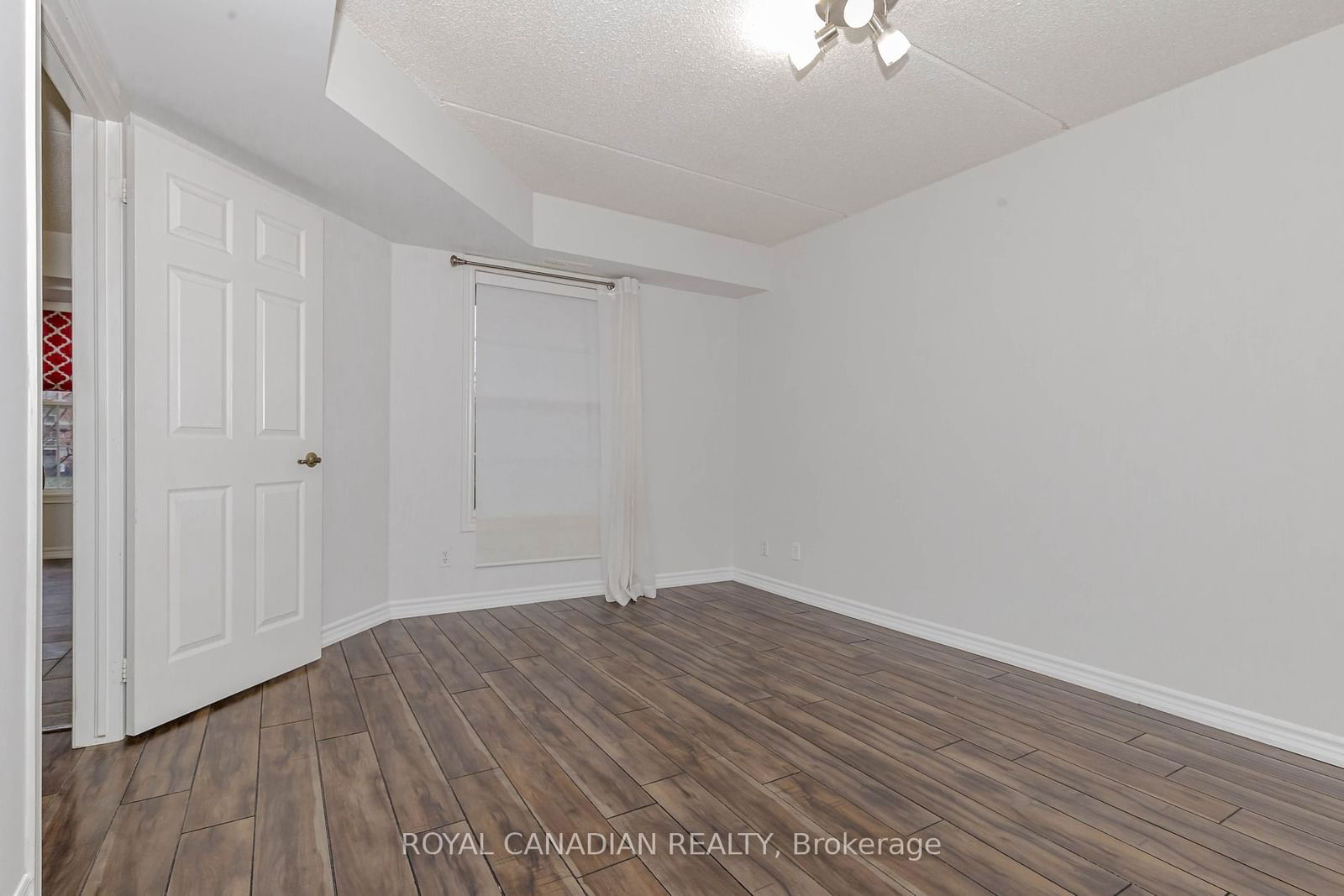 2055 Appleby Line, unit 211 for rent