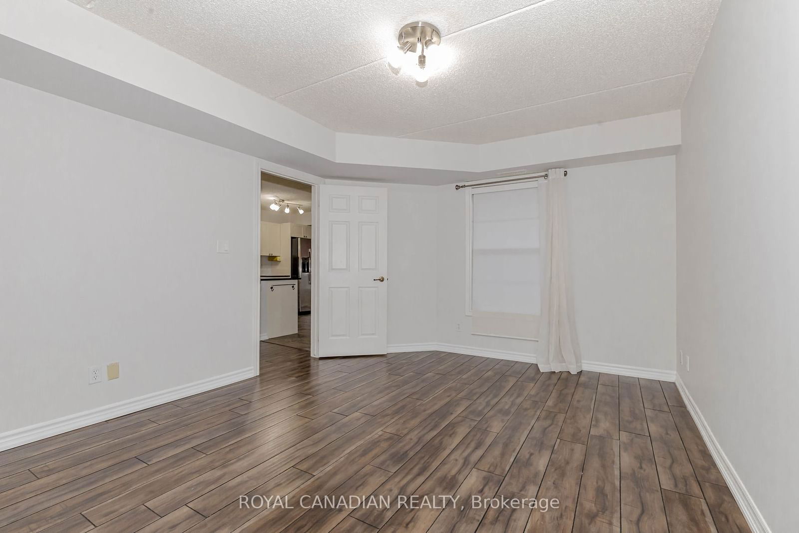 2055 Appleby Line, unit 211 for rent