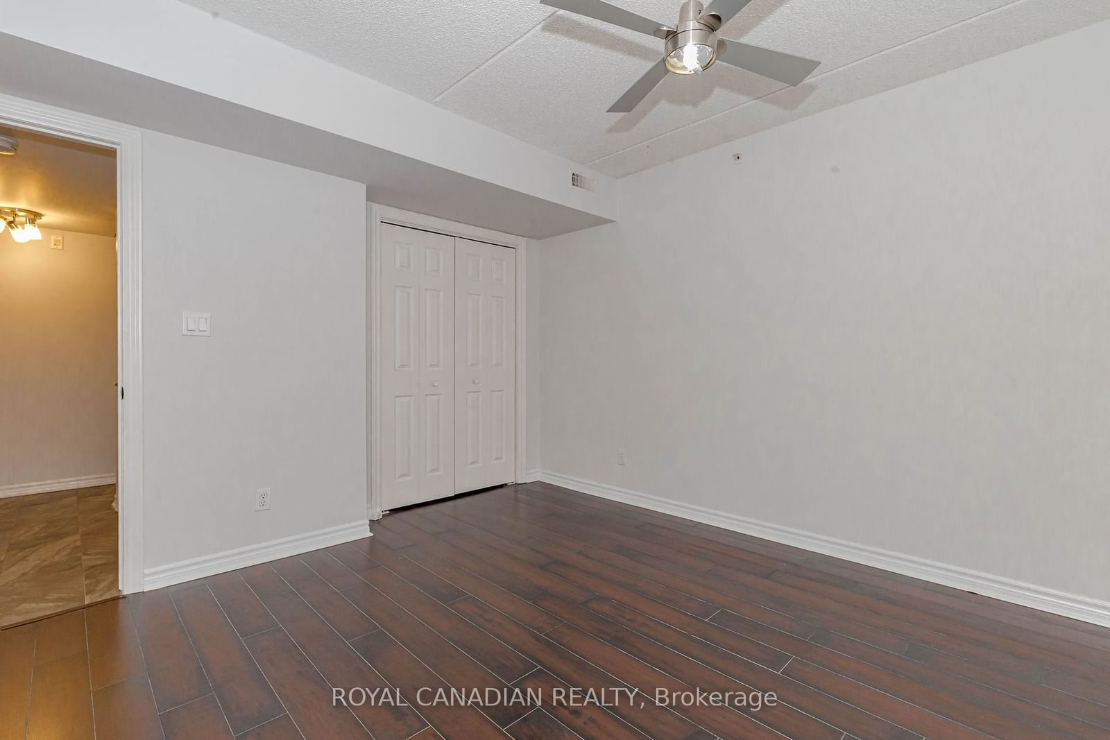 2055 Appleby Line, unit 211 for rent