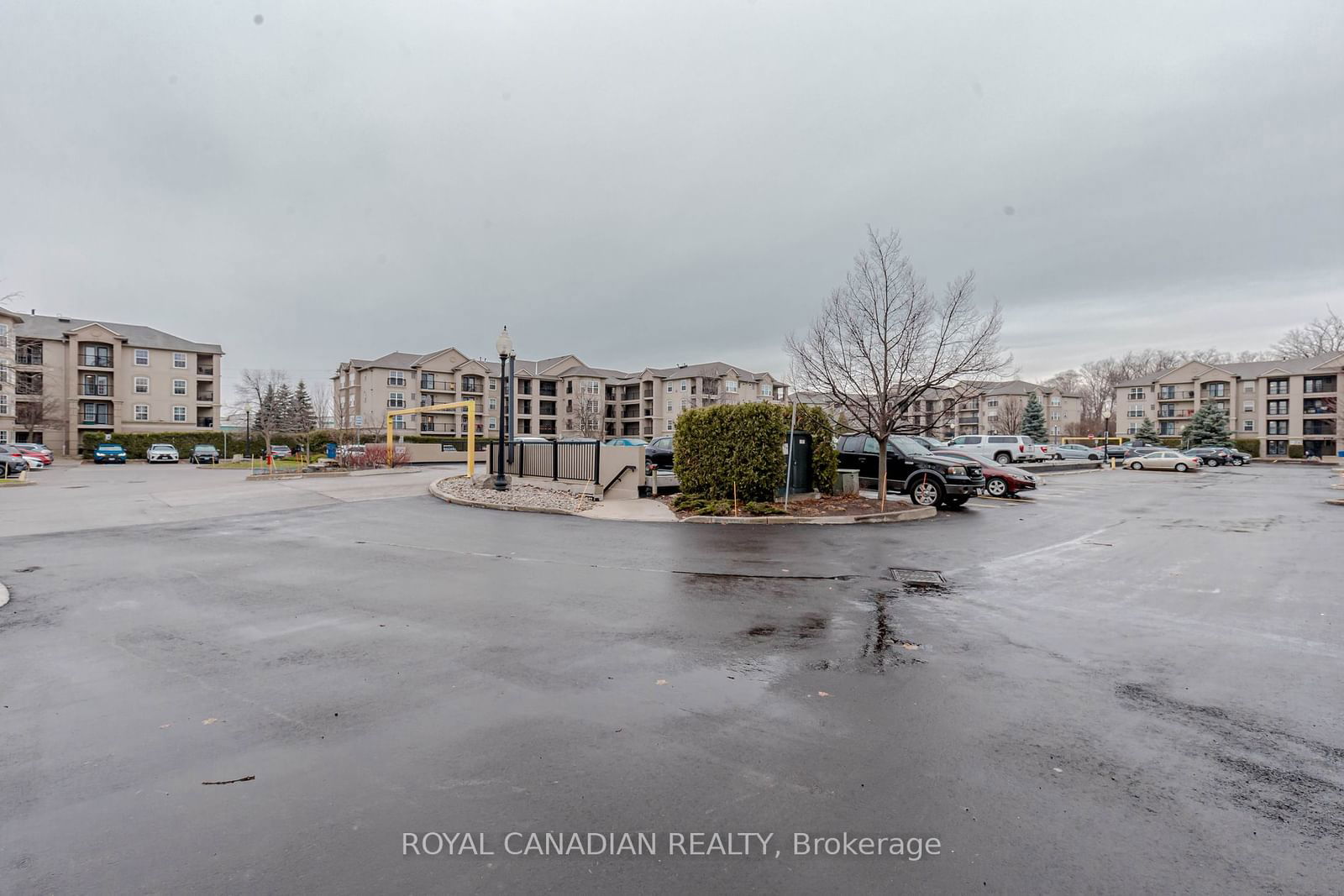 2055 Appleby Line, unit 211 for rent