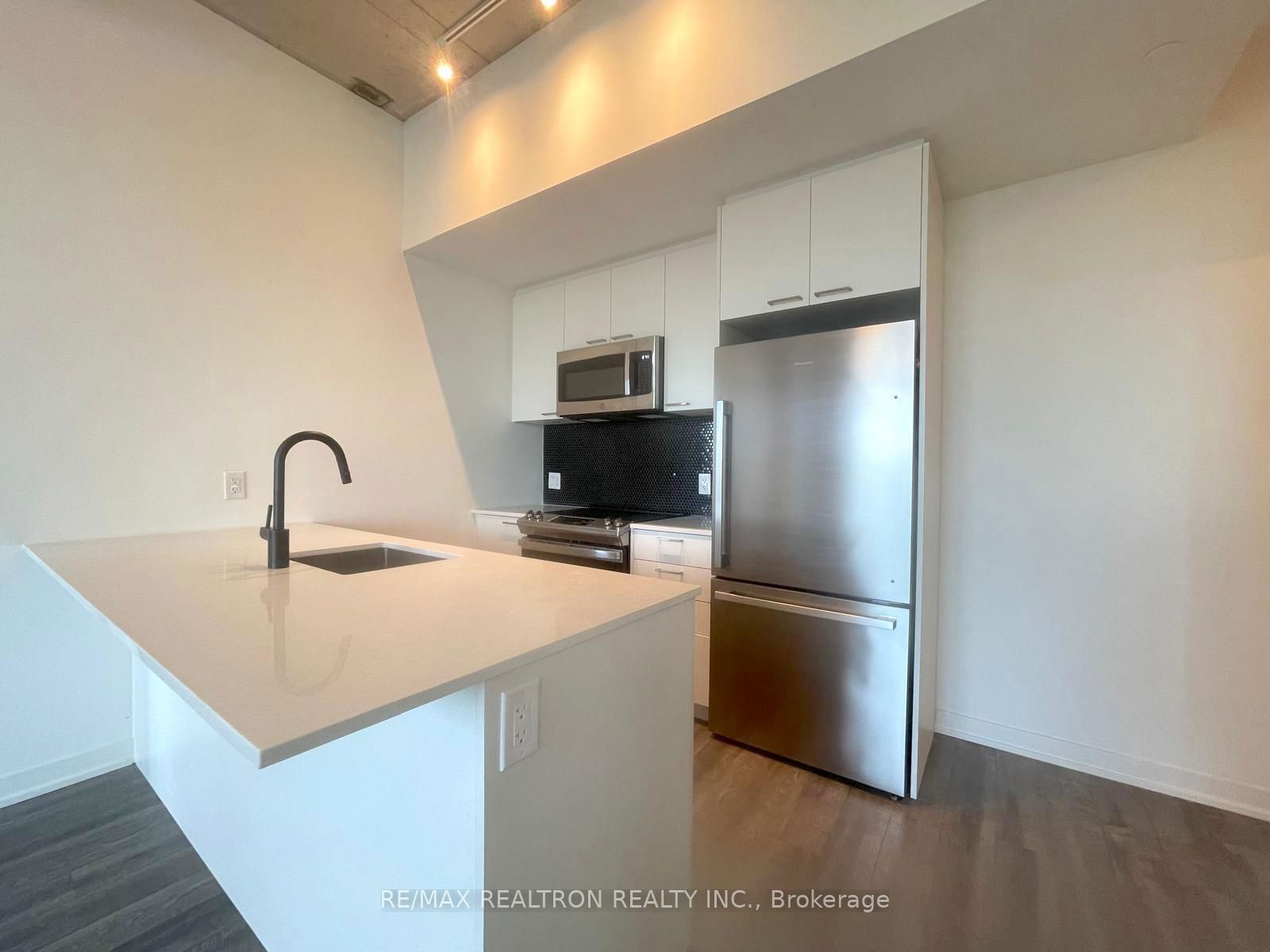 1808 St Clair Ave W, unit 604 for rent