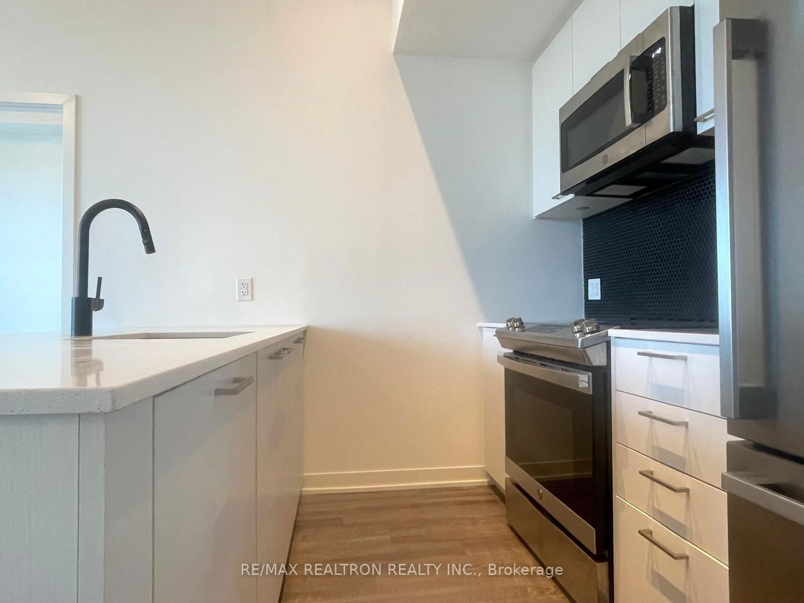 1808 St Clair Ave W, unit 604 for rent